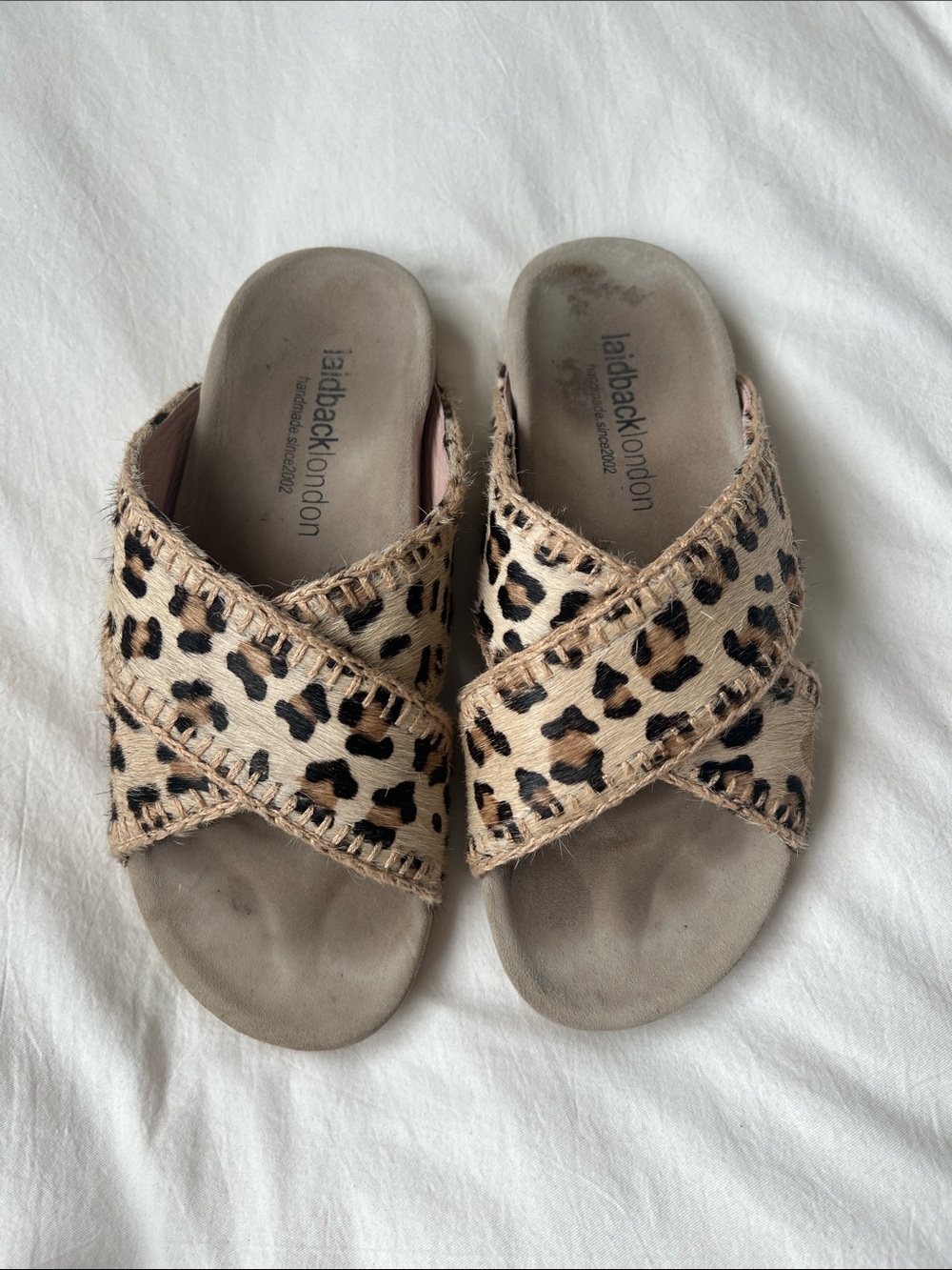 laidback london Jadini Leopard Print Crisscross Slide Sandals - Tan/Black